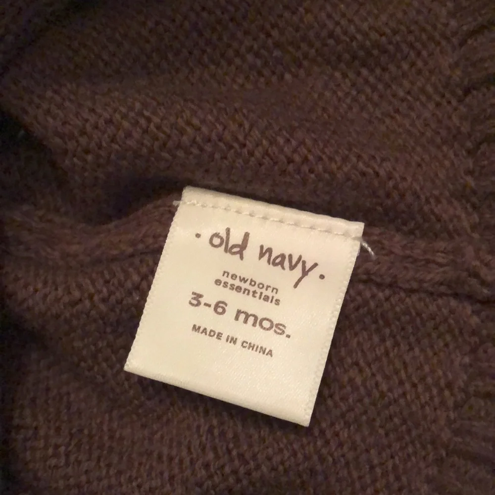 2006 Old Navy Newborn Essentials Brown Knit Hat Size 3-6 months